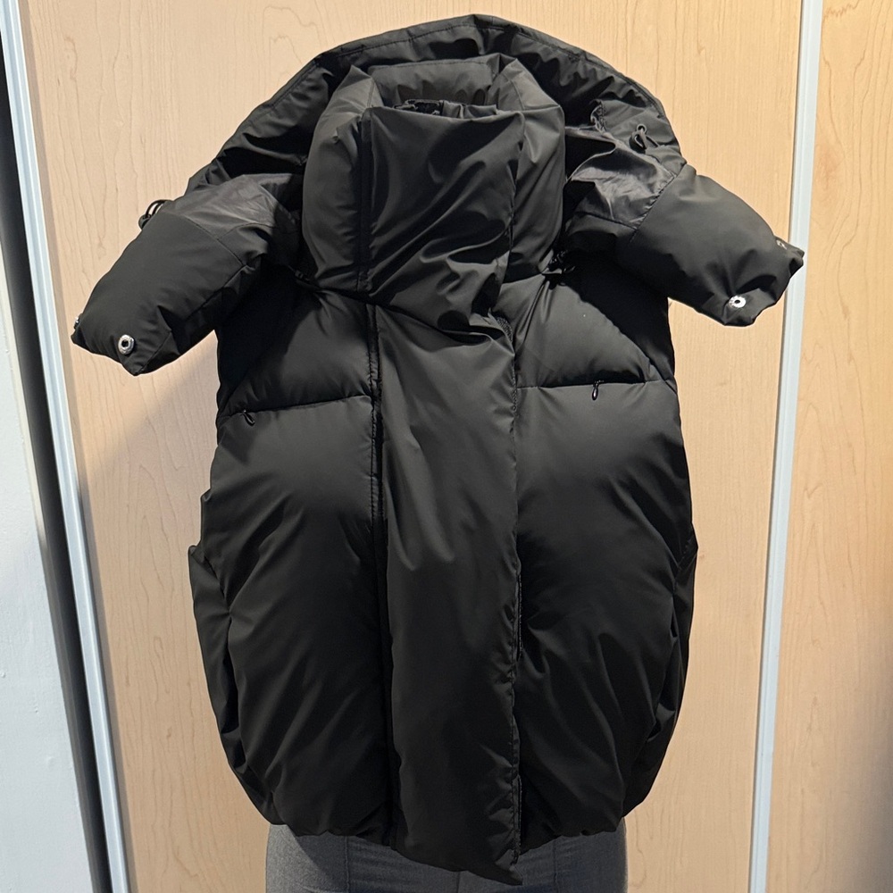 Khy XS -Elegant Black Puffer vest for Women